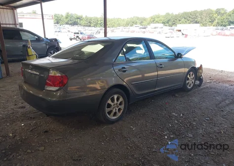 2005 Toyota Camry Xle z USA, uszkodzony, nr VIN 4T1BE32K15U968064